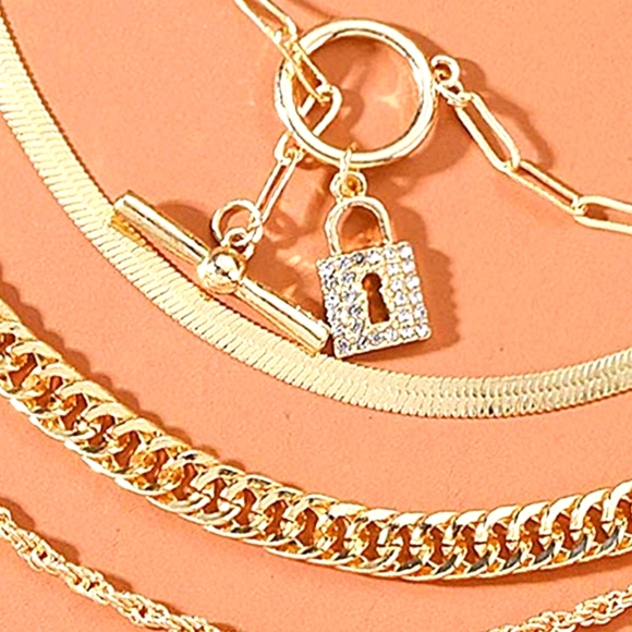 4 LAYER GOLD CHOKER W ICED OUT TOGGLE LOCK🔐 - Picture 7 of 8